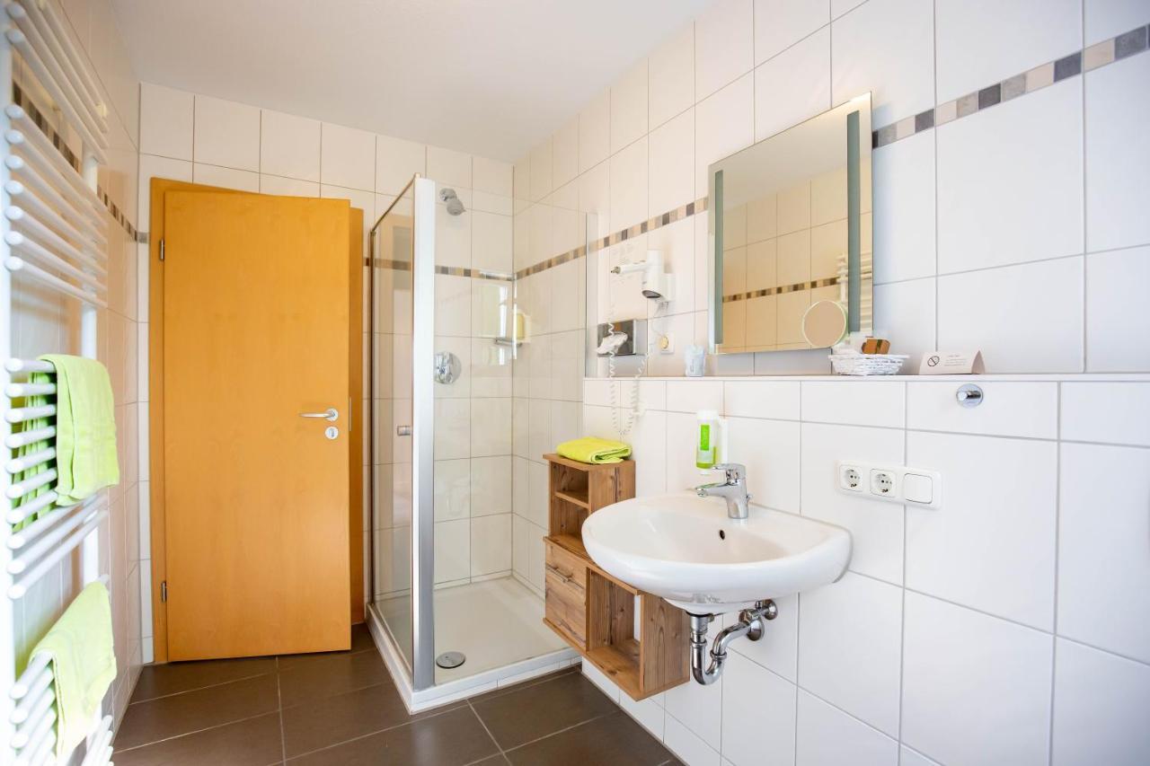 Gasthaus Und Hotel Goettler Josef Rumeltshausen Kültér fotó