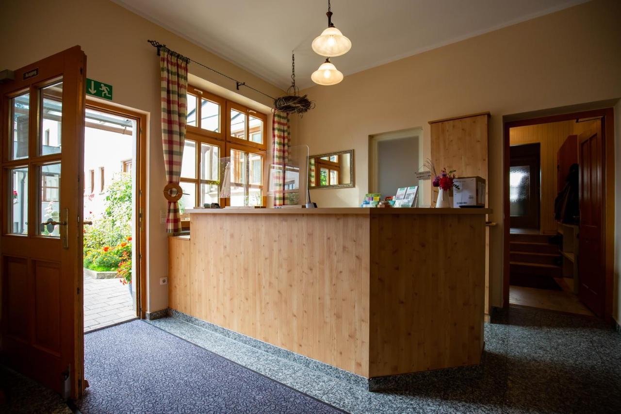 Gasthaus Und Hotel Goettler Josef Rumeltshausen Kültér fotó