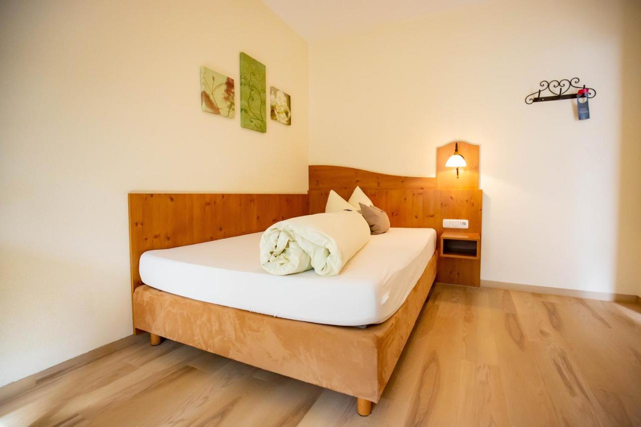 Gasthaus Und Hotel Goettler Josef Rumeltshausen Kültér fotó