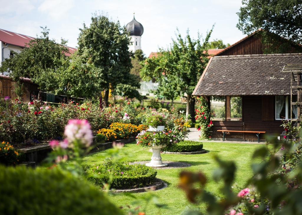 Gasthaus Und Hotel Goettler Josef Rumeltshausen Kültér fotó