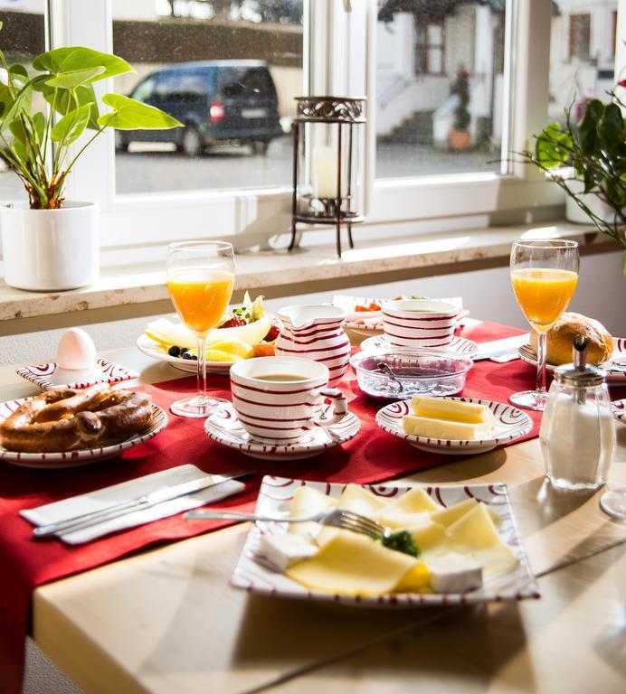 Gasthaus Und Hotel Goettler Josef Rumeltshausen Kültér fotó